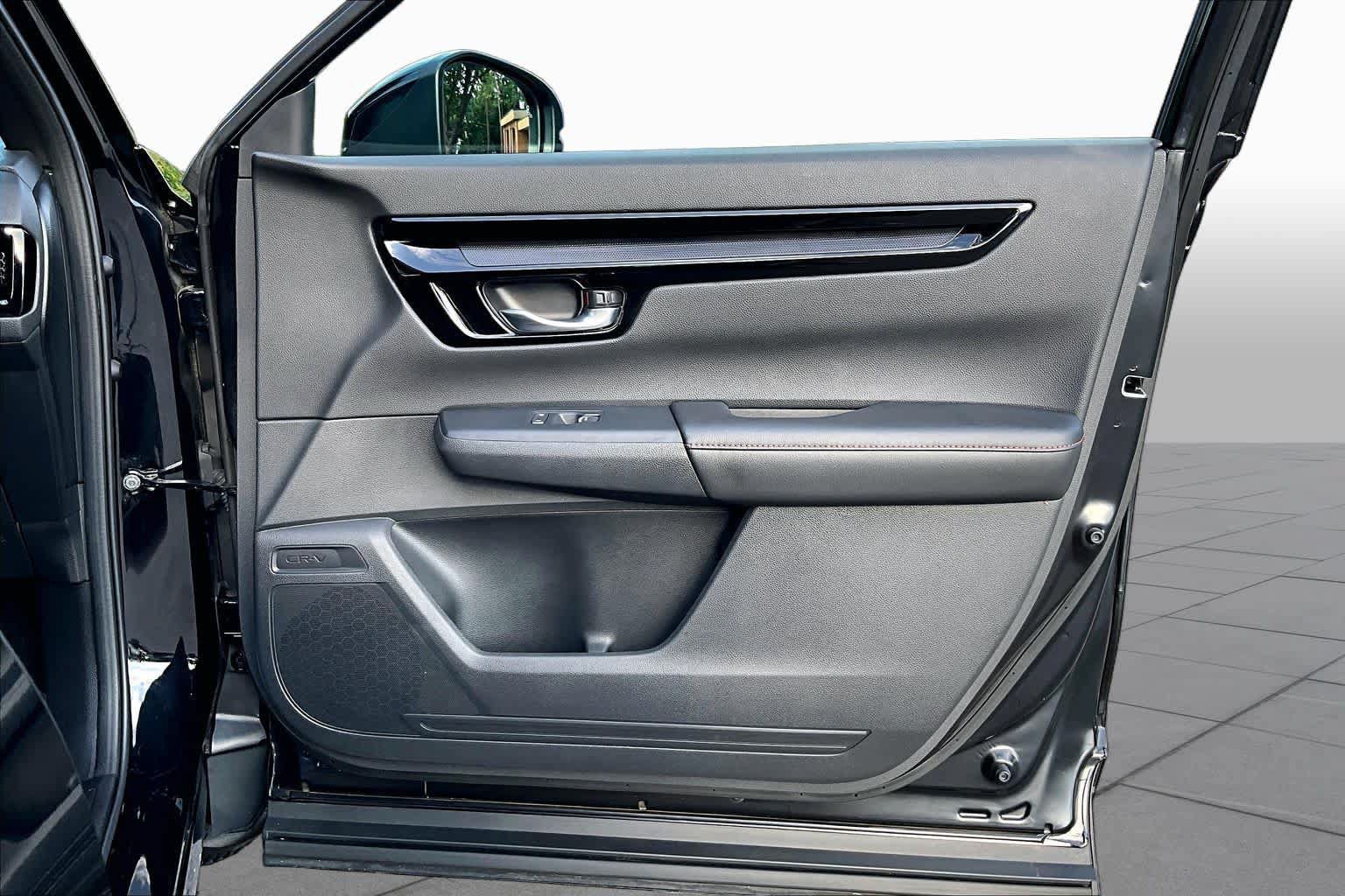 Used 2025 Honda CR-V Sport Touring image 23