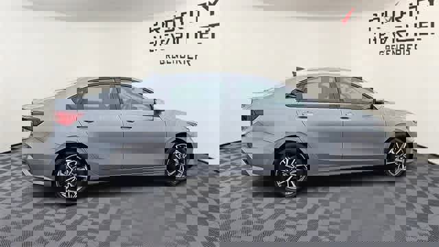 Used 2024 Kia Forte LXS image 9