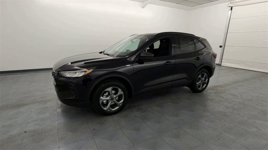 New 2026 Ford Escape ST-Line w/ Cold Weather Package image 4