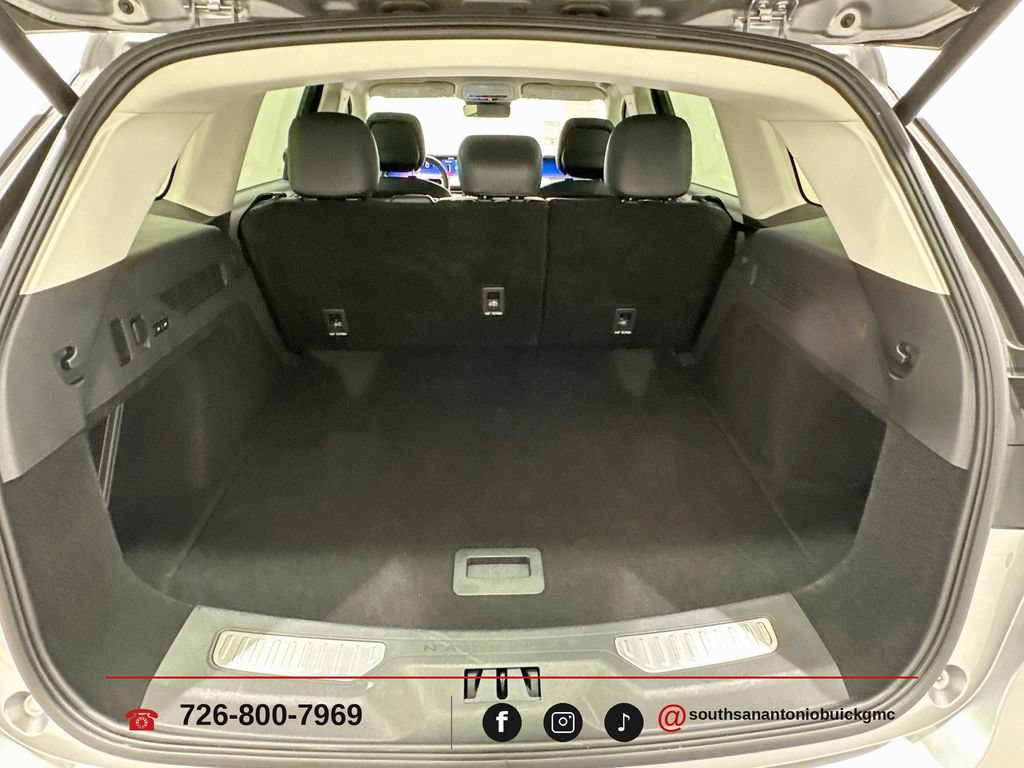 Used 2025 Lincoln Nautilus Premier AWD/4WD image 27