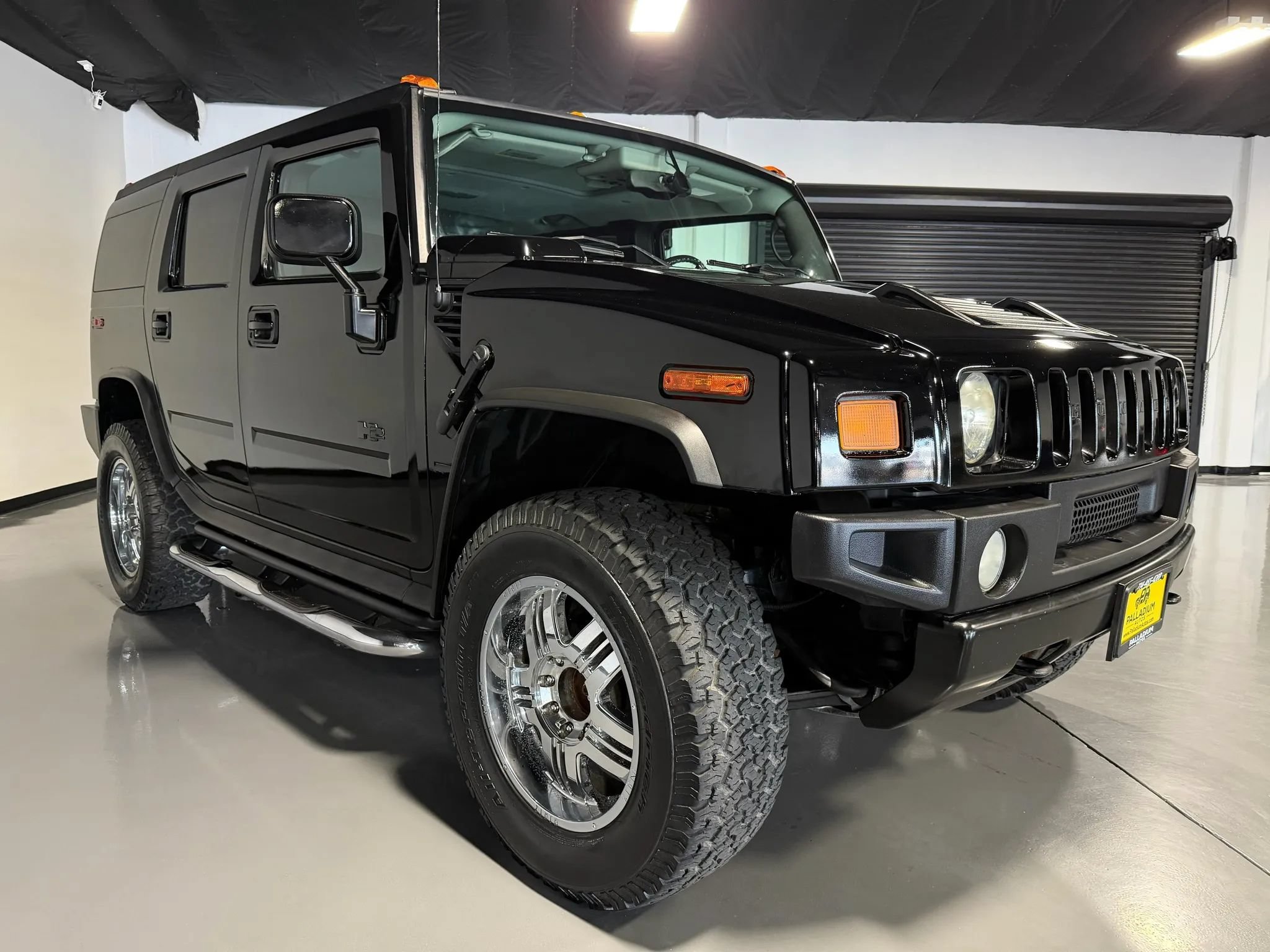 Used 2005 HUMMER H2 w/ Preferred Equipment Group AWD/4WD image 3