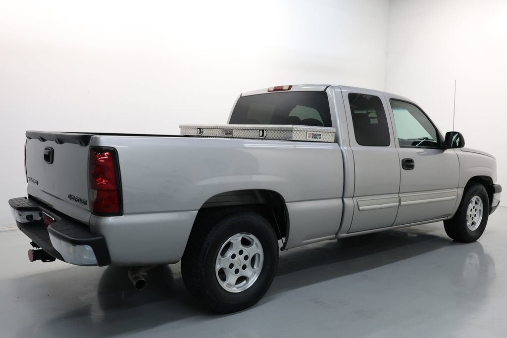 Used 2004 Chevrolet Silverado 1500 LS w/ Safe and Sound Package RWD image 44