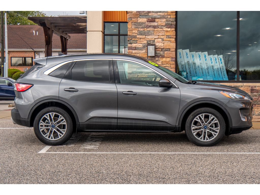 Used 2022 Ford Escape SEL image 2