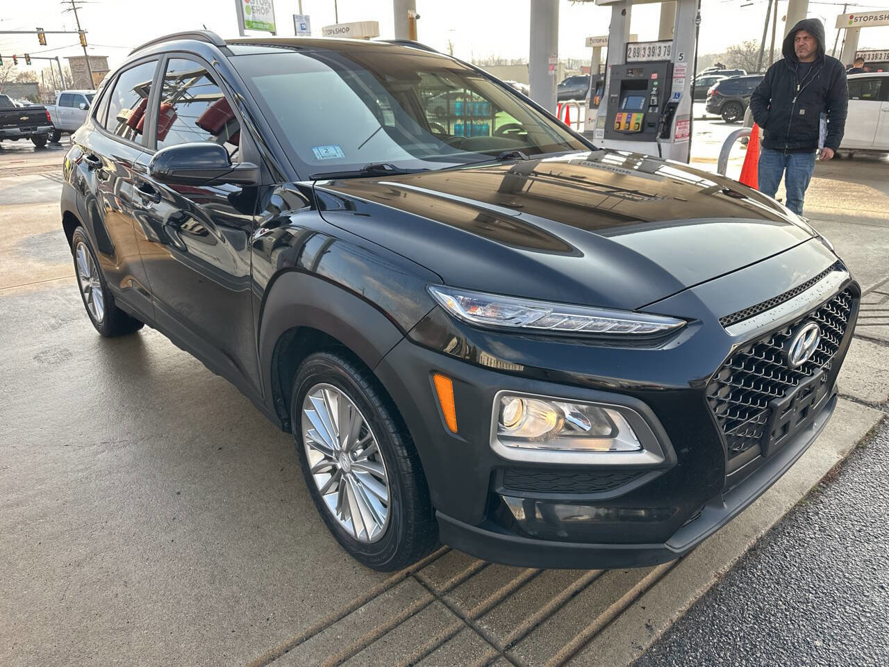 Used 2021 Hyundai Kona SEL image 2