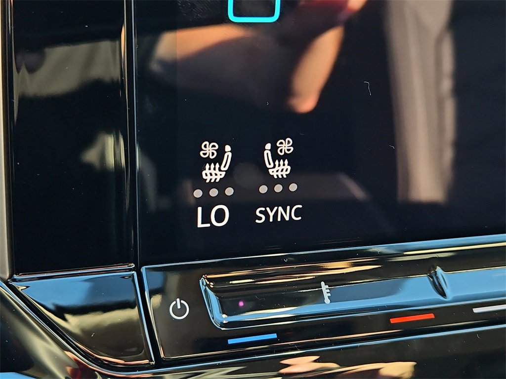 New 2026 Volkswagen Atlas SE image 10