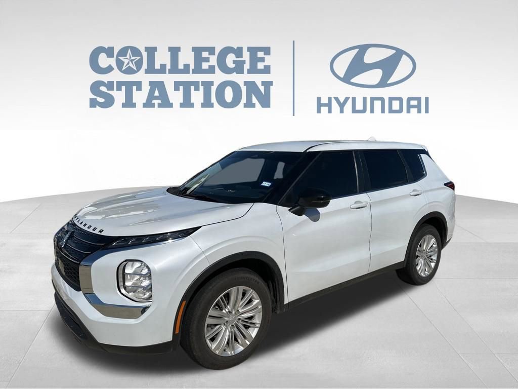 Used 2024 Mitsubishi Outlander ES image 12