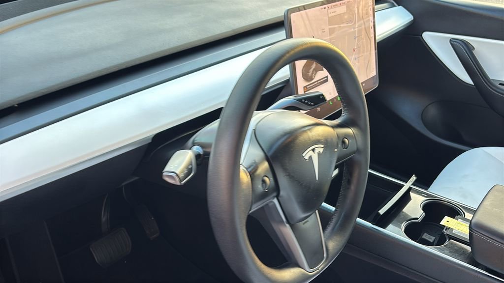 Used 2020 Tesla Model Y Long Range image 11