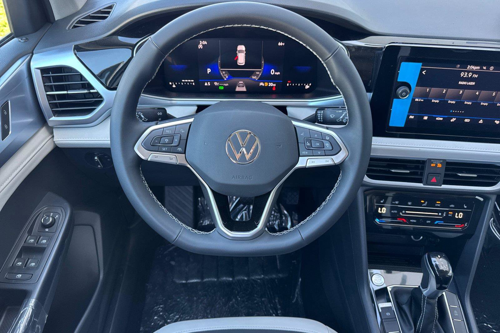 New 2026 Volkswagen Taos SE FWD image 13