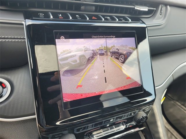 New 2025 Jeep Grand Cherokee Altitude image 31