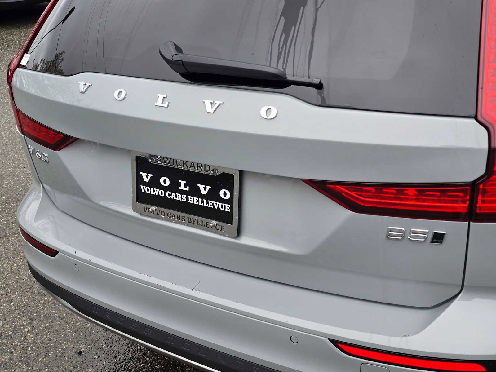 Certified 2025 Volvo V60 B5 Cross Country Plus image 13