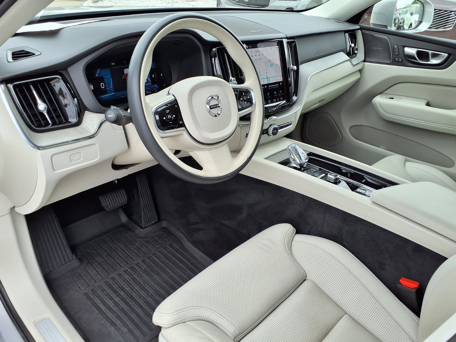 Certified 2023 Volvo XC60 B5 Ultimate w/ Protection Package Premier AWD/4WD image 21