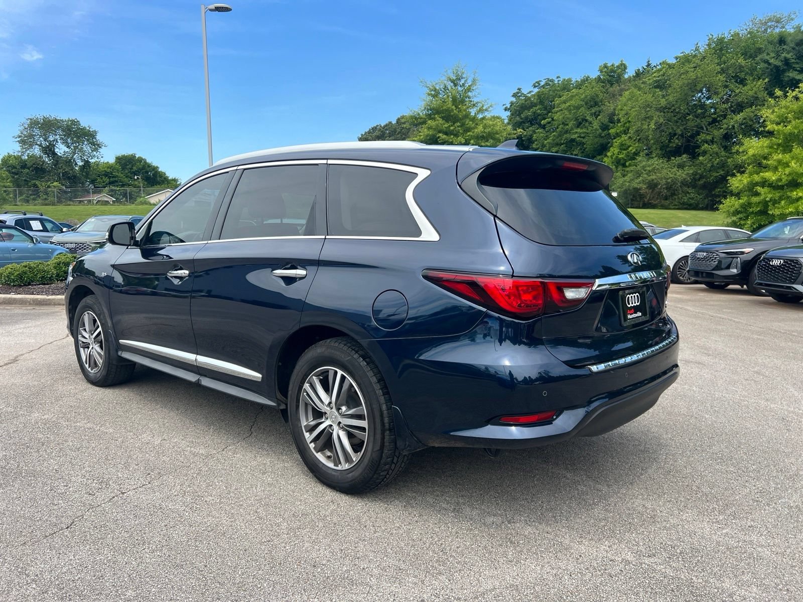 Used 2020 INFINITI QX60 Luxe w/ Essential Package FWD image 9