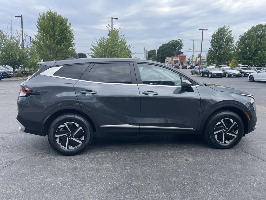 Used 2023 Kia Sportage LX AWD/4WD image 9