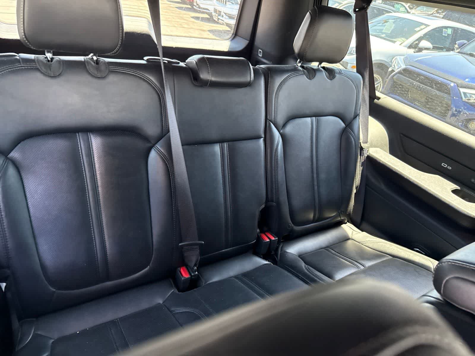 Used 2024 Jeep Wagoneer L Series II w/ Flexible Seating Group RWD image 27