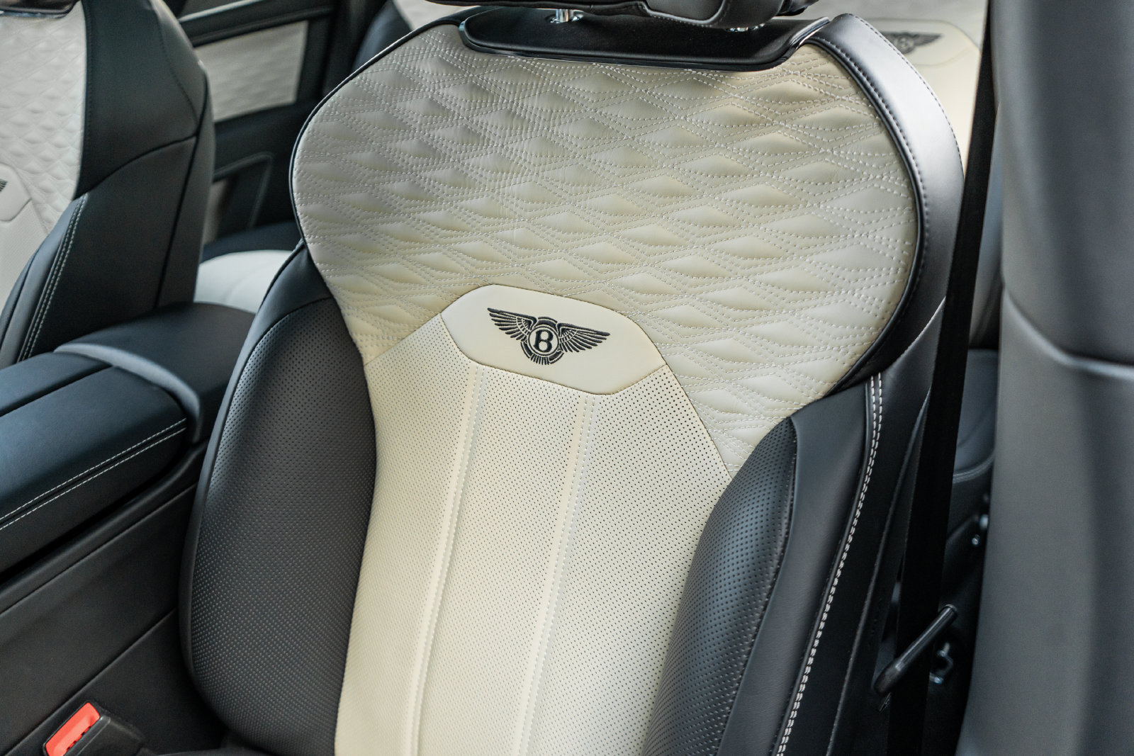 Certified 2026 Bentley Bentayga Speed AWD/4WD image 29