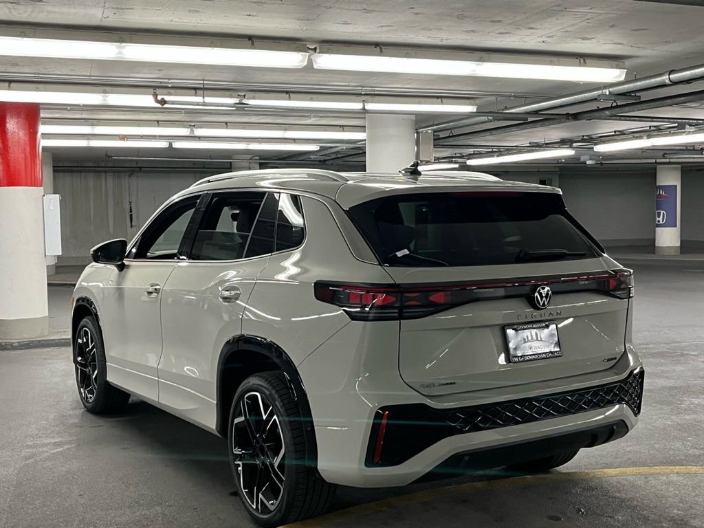 New 2026 Volkswagen Tiguan SEL R-Line image 5