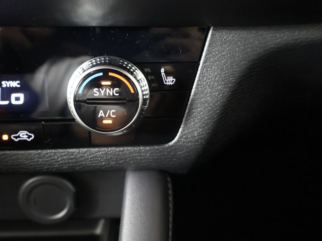 New 2026 Mitsubishi Outlander LE AWD/4WD image 51