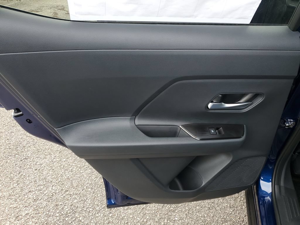 New 2026 Nissan Kicks SV w/ SV Premium Package FWD image 9