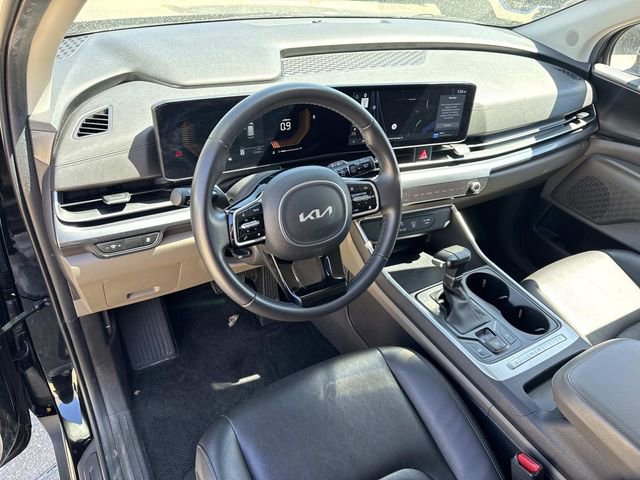 Used 2025 Kia Carnival image 25