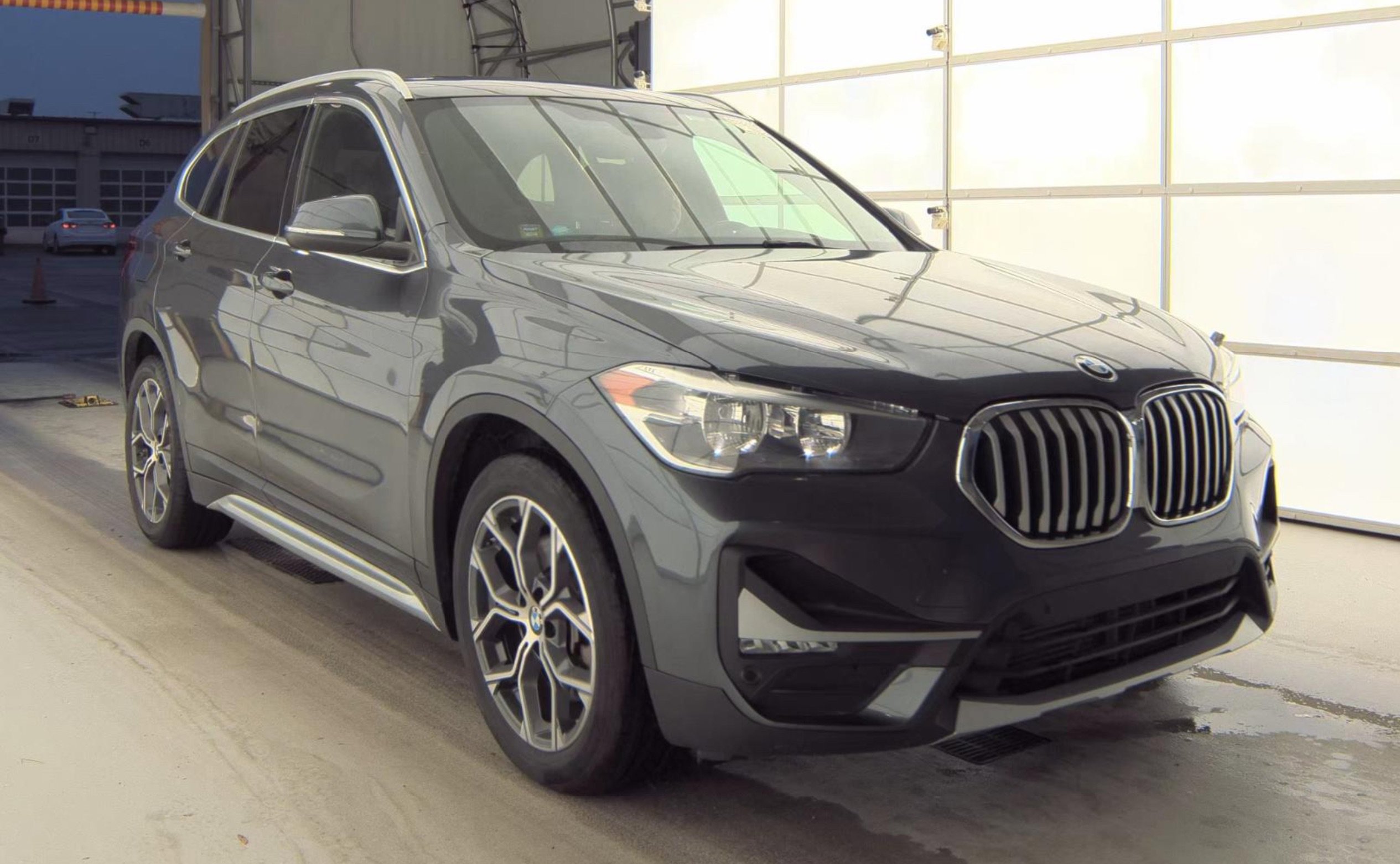 Used 2020 BMW X1 xDrive28i w/ Convenience Package image 3