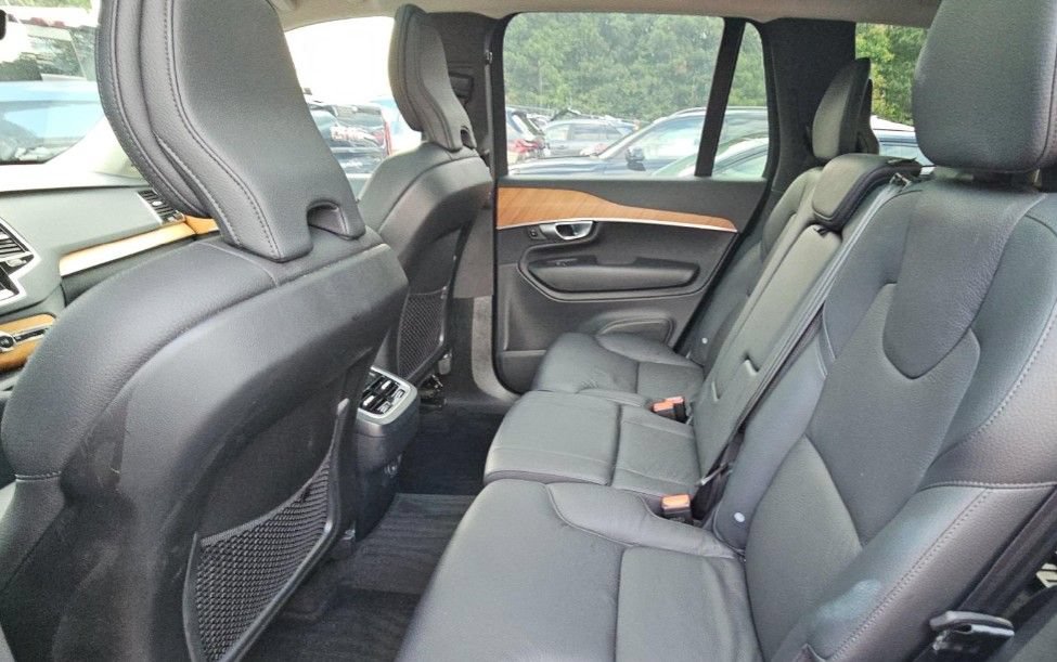 Used 2024 Volvo XC90 B5 Plus AWD/4WD image 8