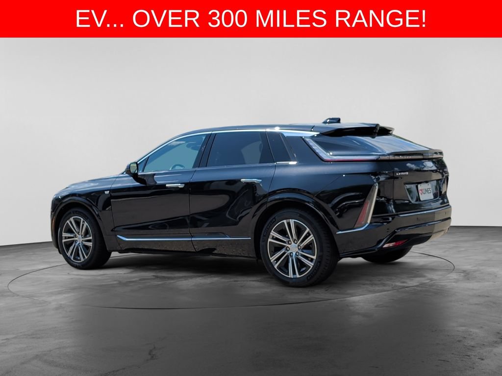 Used 2024 Cadillac Lyriq Luxury w/ LPO, Floor Liner Package AWD/4WD image 5