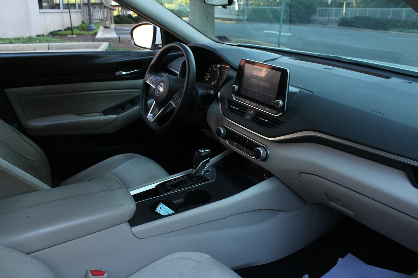 Used 2020 Nissan Altima 2.5 S FWD image 26