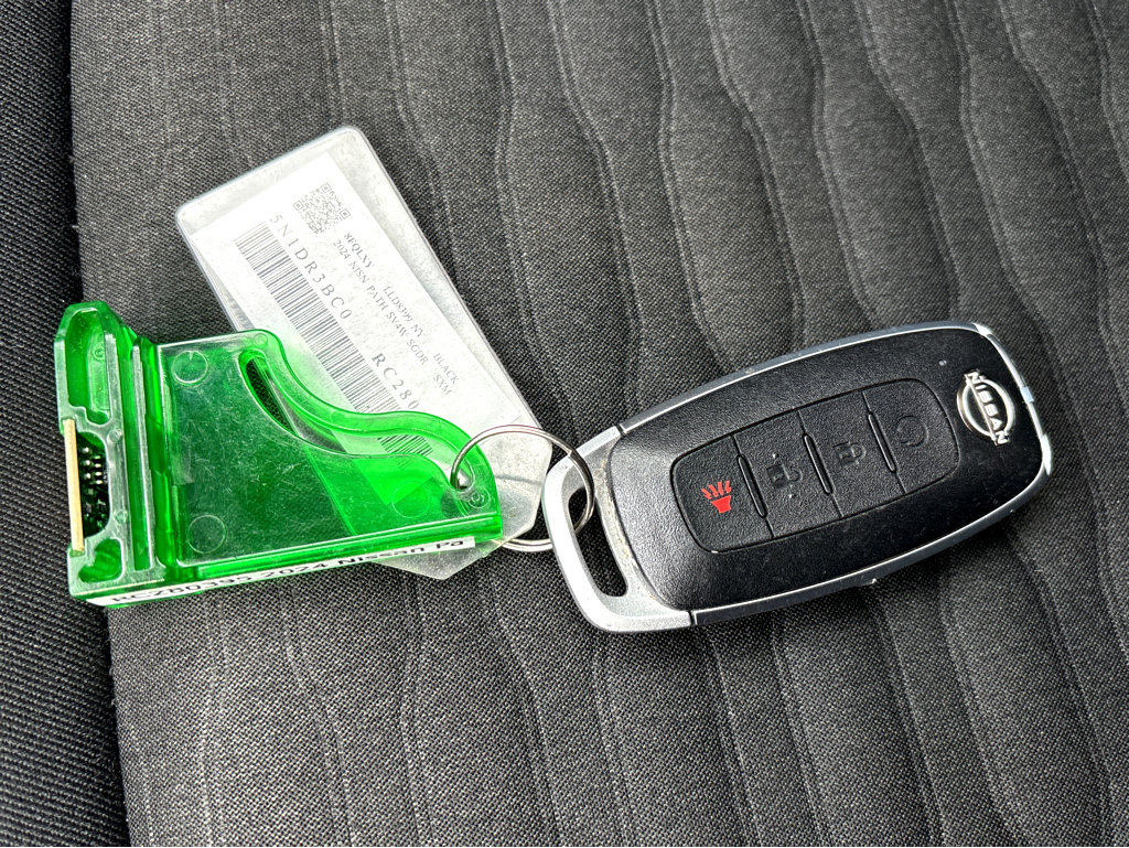 Certified 2024 Nissan Pathfinder SV image 31