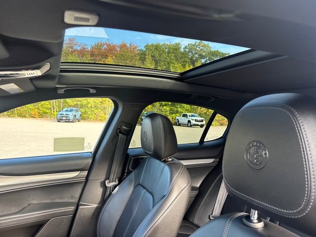 Used 2024 Alfa Romeo Stelvio Ti w/ Active Assist Plus Package image 44