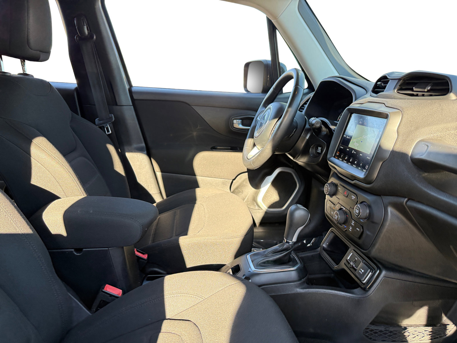 Used 2018 Jeep Renegade Latitude w/ UConnect 8.4 Nav Group image 14