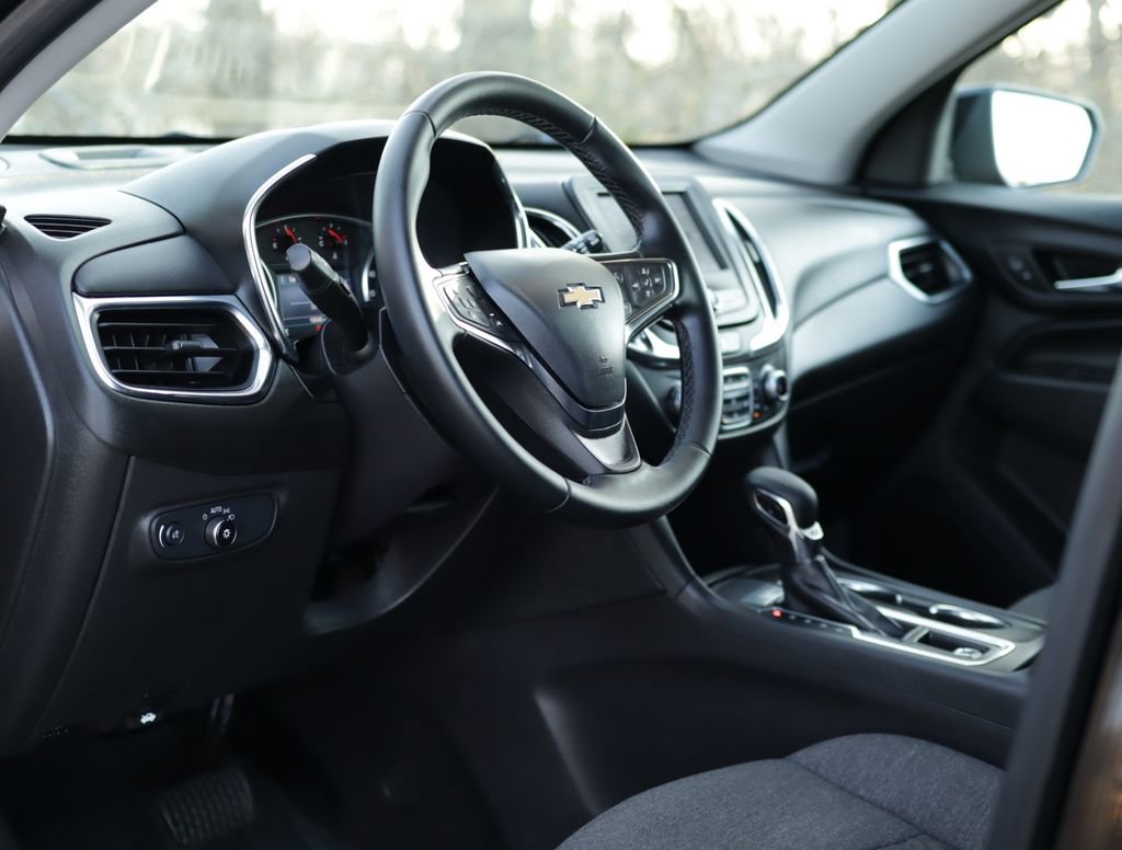 Used 2024 Chevrolet Equinox LT w/ LPO, Floor Liner Package image 9