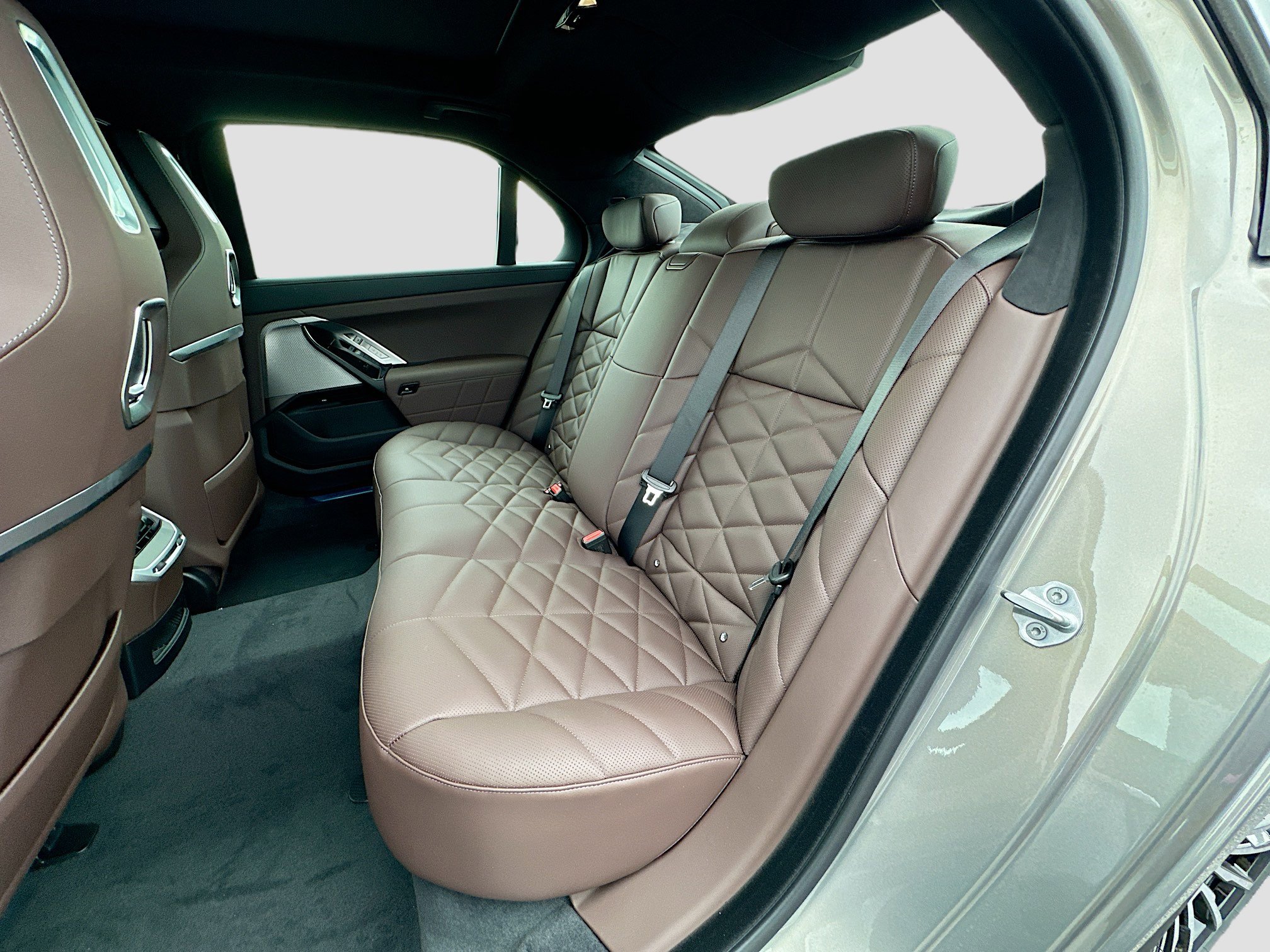 New 2026 BMW 740i w/ Premium Package image 19