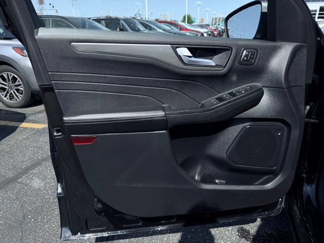 Used 2022 Ford Escape Titanium AWD/4WD image 13