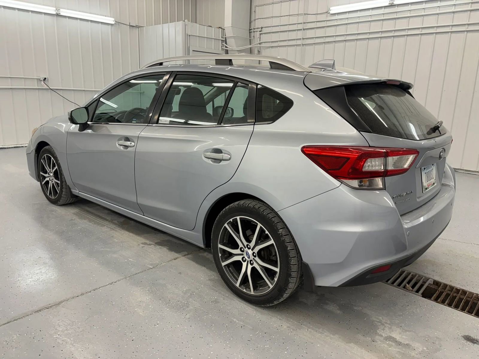 Used 2017 Subaru Impreza 2.0i Limited image 5
