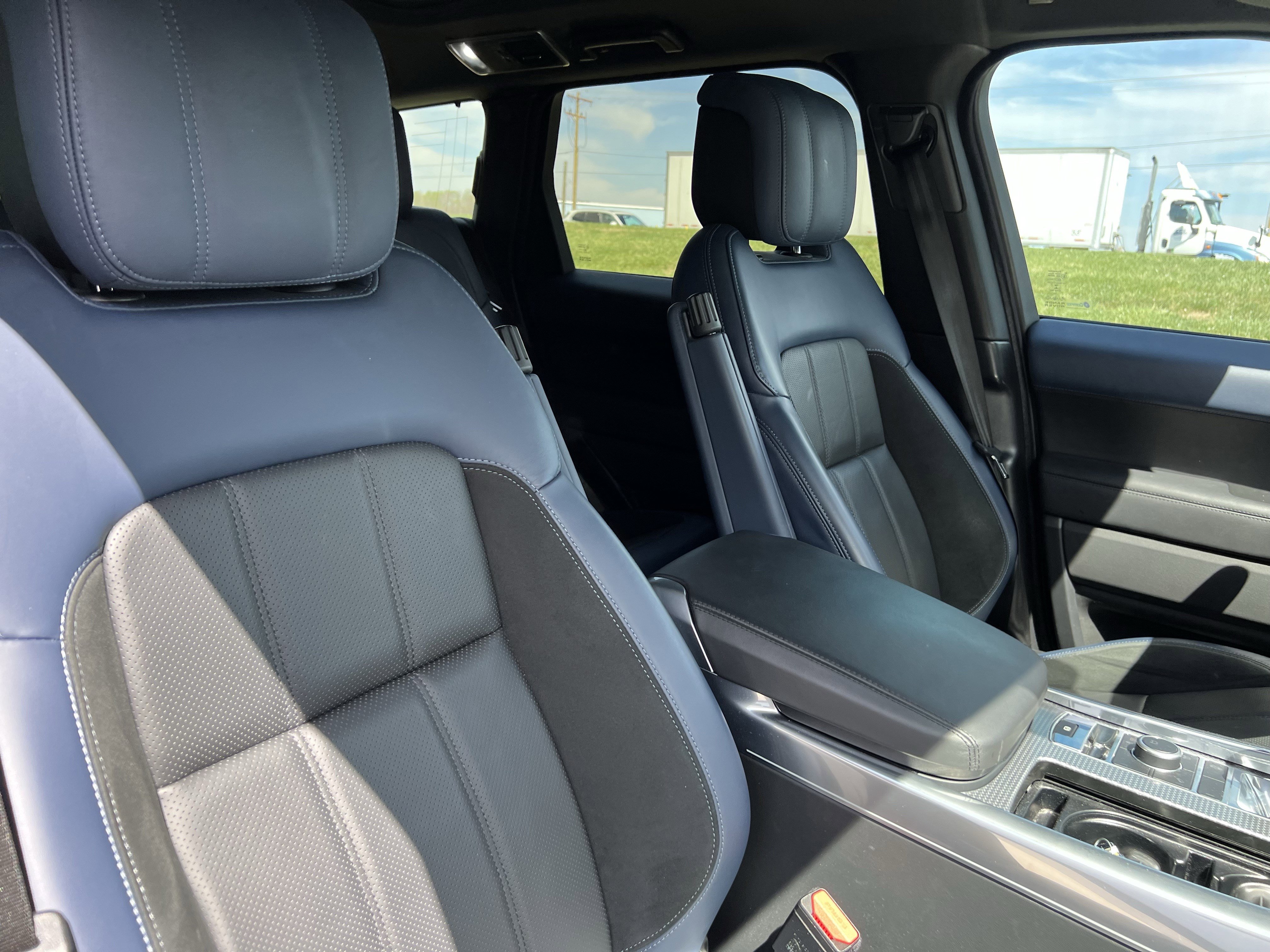 Used 2022 Land Rover Range Rover Sport HST image 35