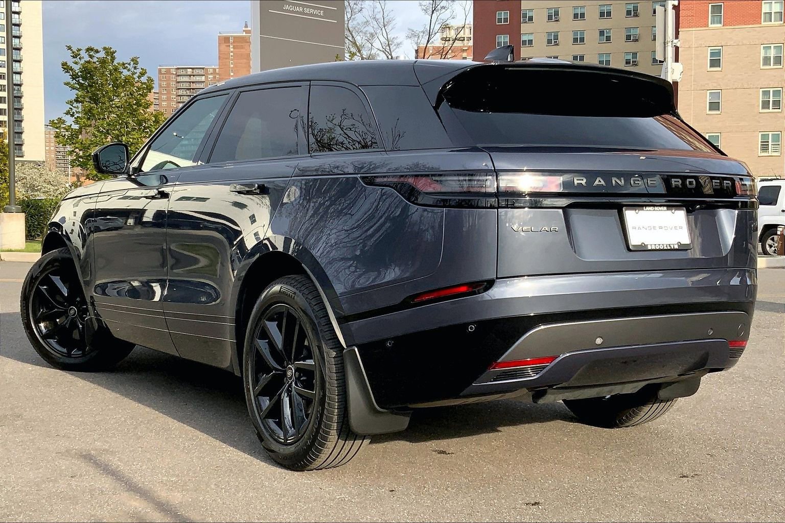 Used 2026 Land Rover Range Rover Velar Dynamic SE AWD/4WD image 11