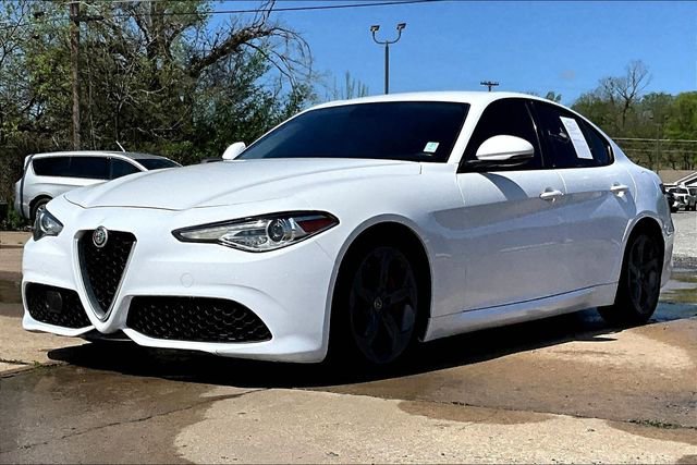 Used 2019 Alfa Romeo Giulia image 3