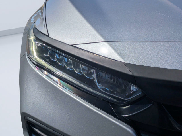 Used 2018 Honda Accord Sport image 9