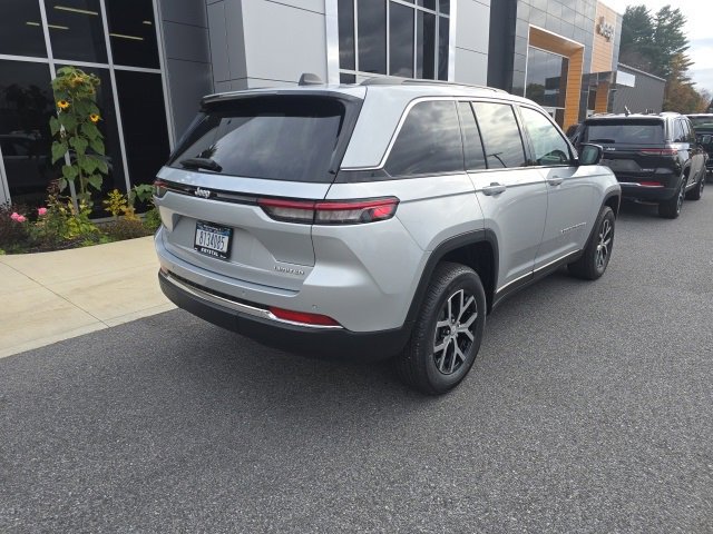 New 2025 Jeep Grand Cherokee Limited image 6