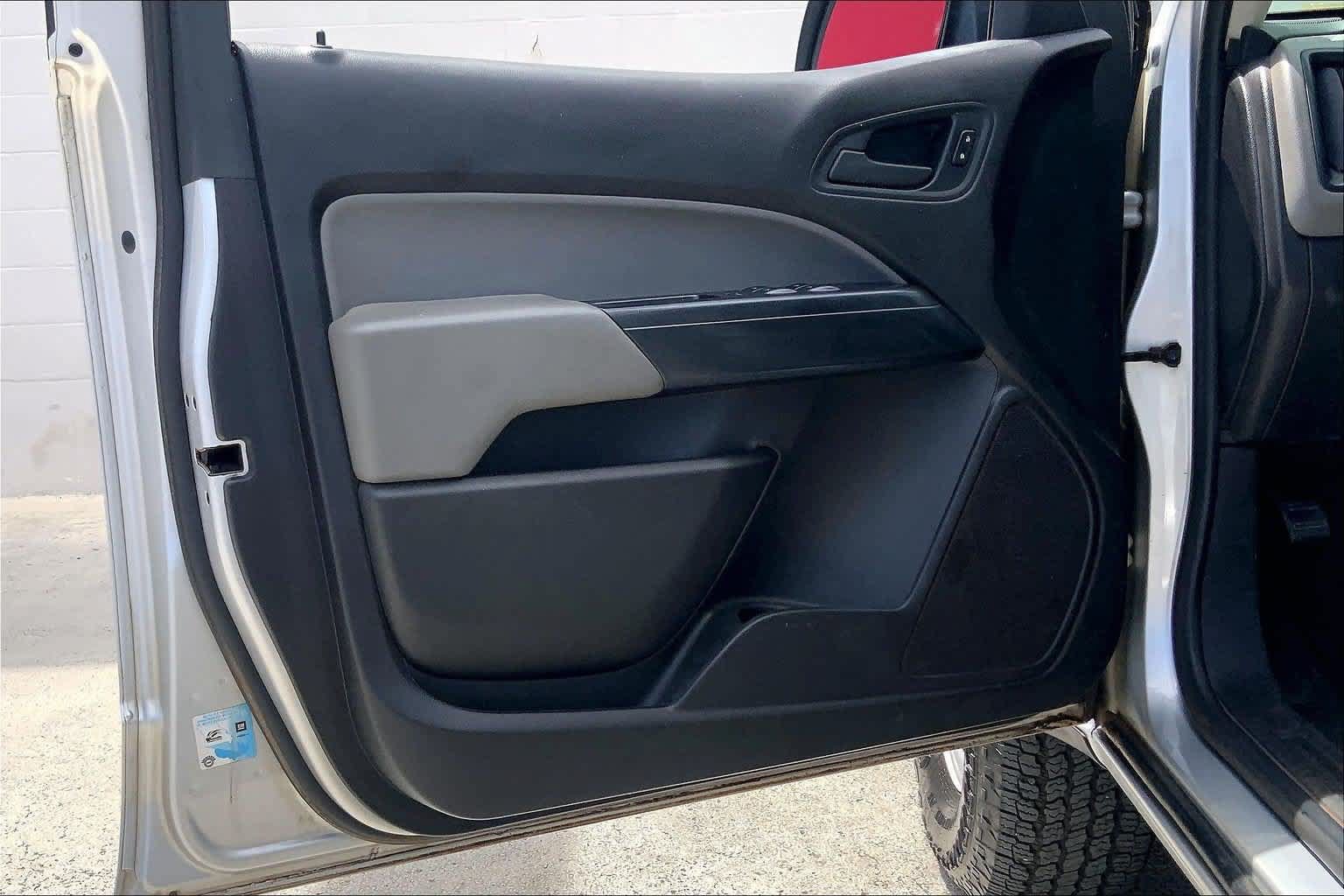 Used 2016 Chevrolet Colorado W/T w/ WT Convenience Package AWD/4WD image 15