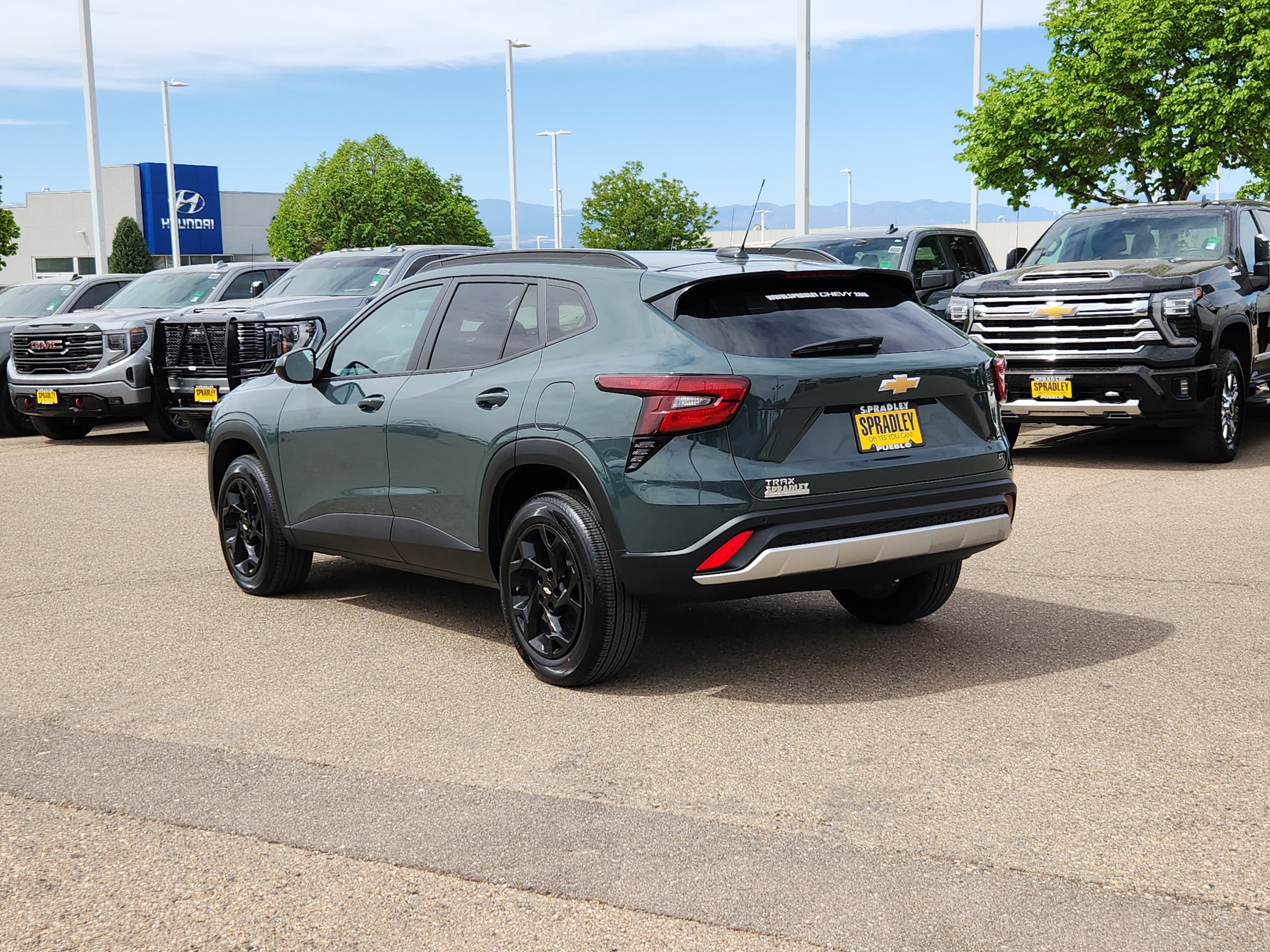 Certified 2025 Chevrolet Trax LT w/ Driver Confidence Package FWD image 3
