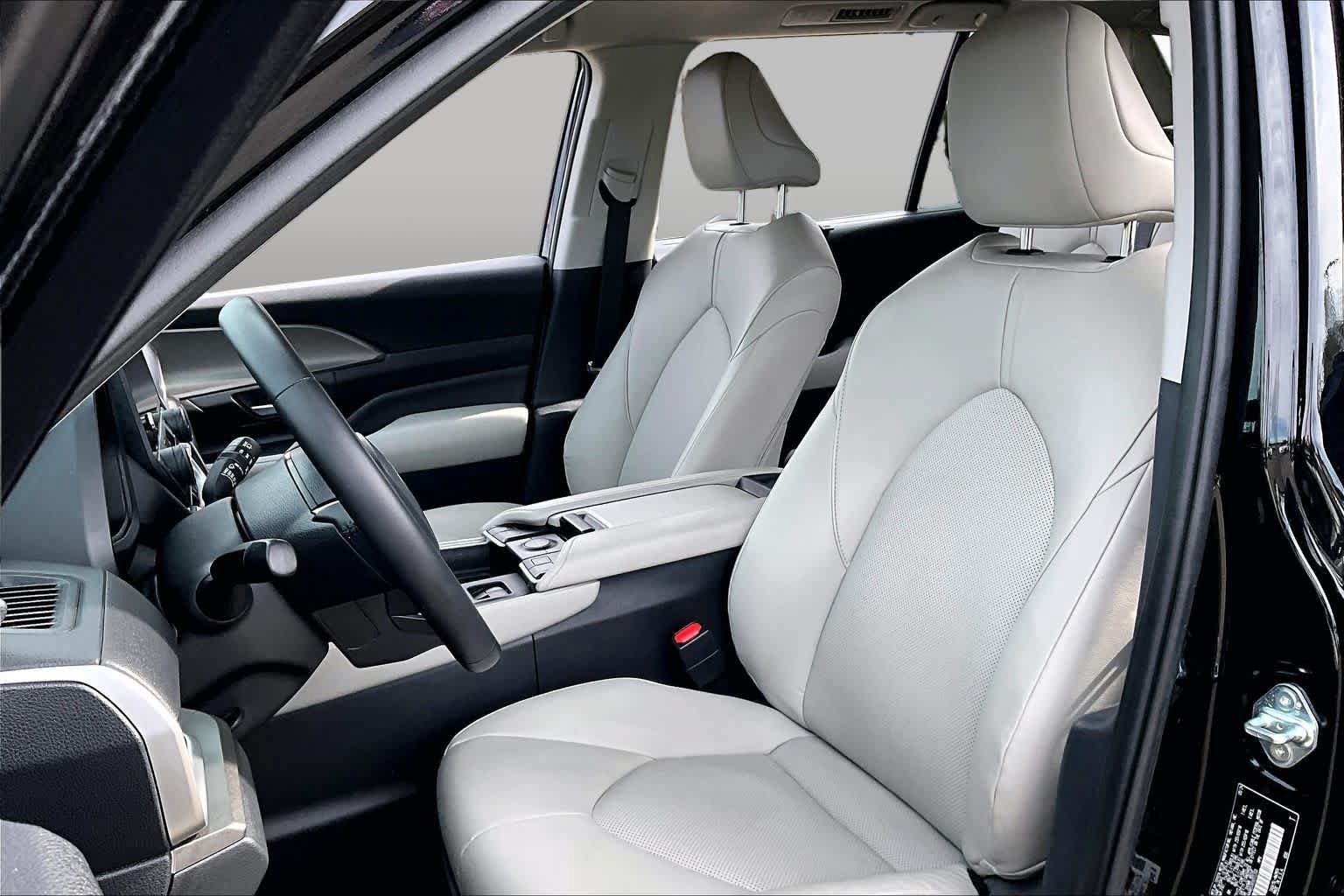 Certified 2024 Toyota Grand Highlander AWD image 7
