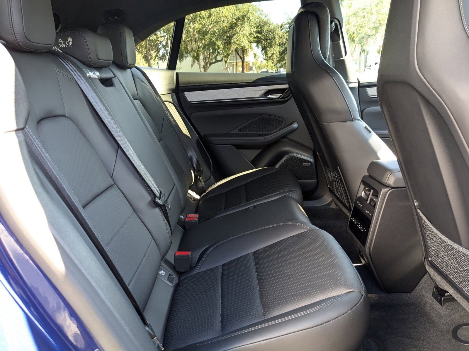 Certified 2024 Porsche Macan 4 Electric image 26