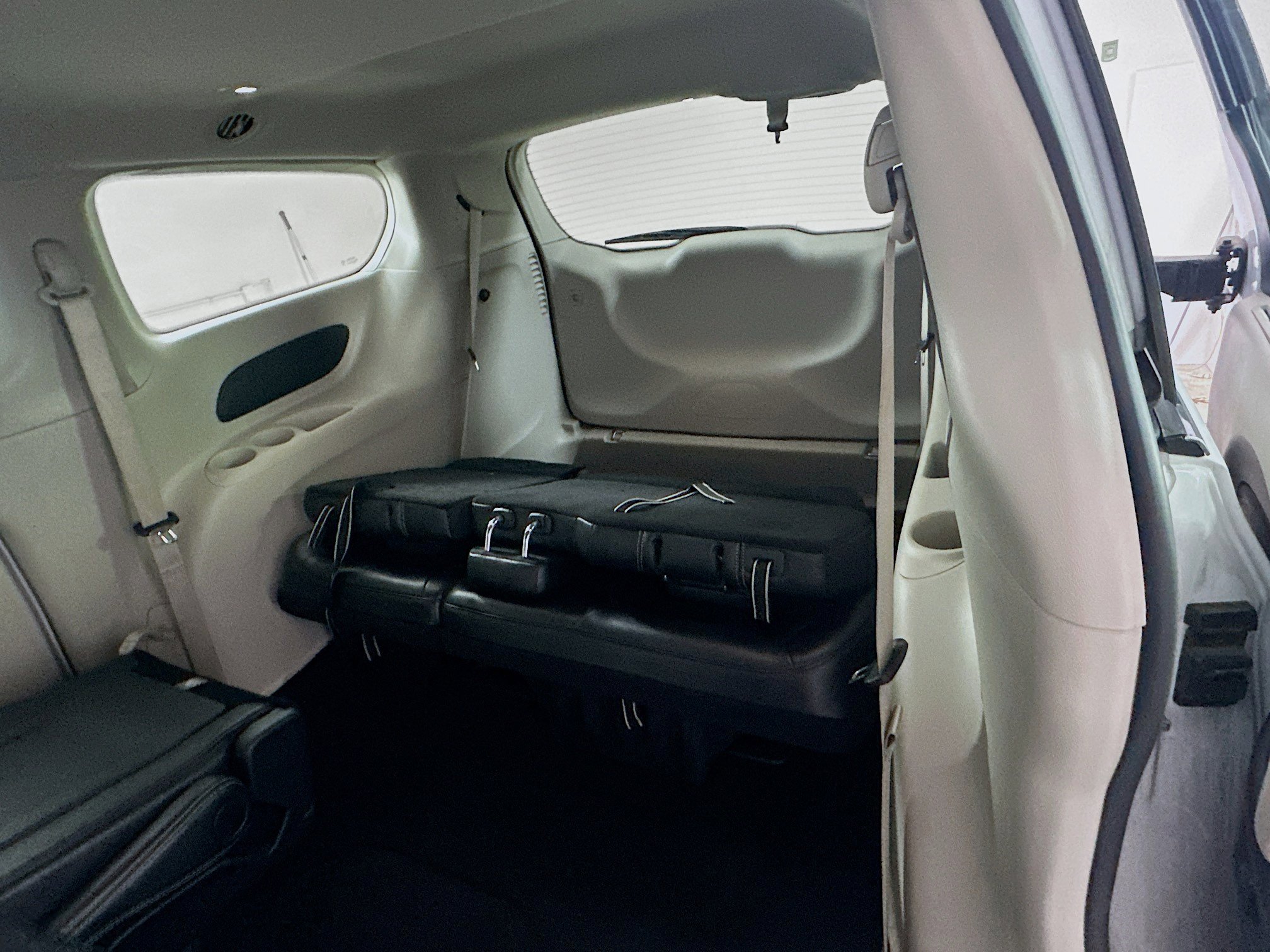 Used 2024 Chrysler Pacifica Touring-L image 28