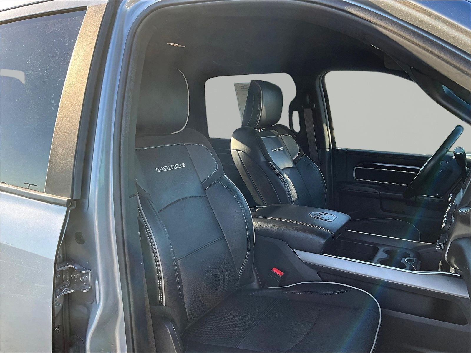 Used 2022 RAM 3500 Laramie w/ Night Edition AWD/4WD image 30