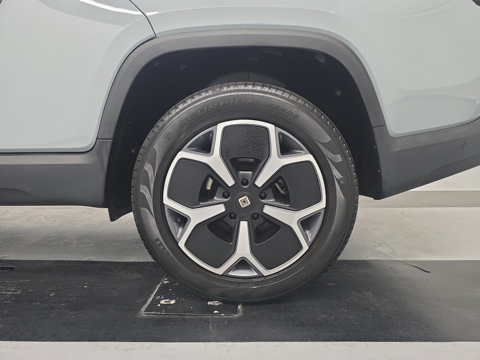 Used 2024 Rivian R1T Adventure Dual AWD/4WD image 10
