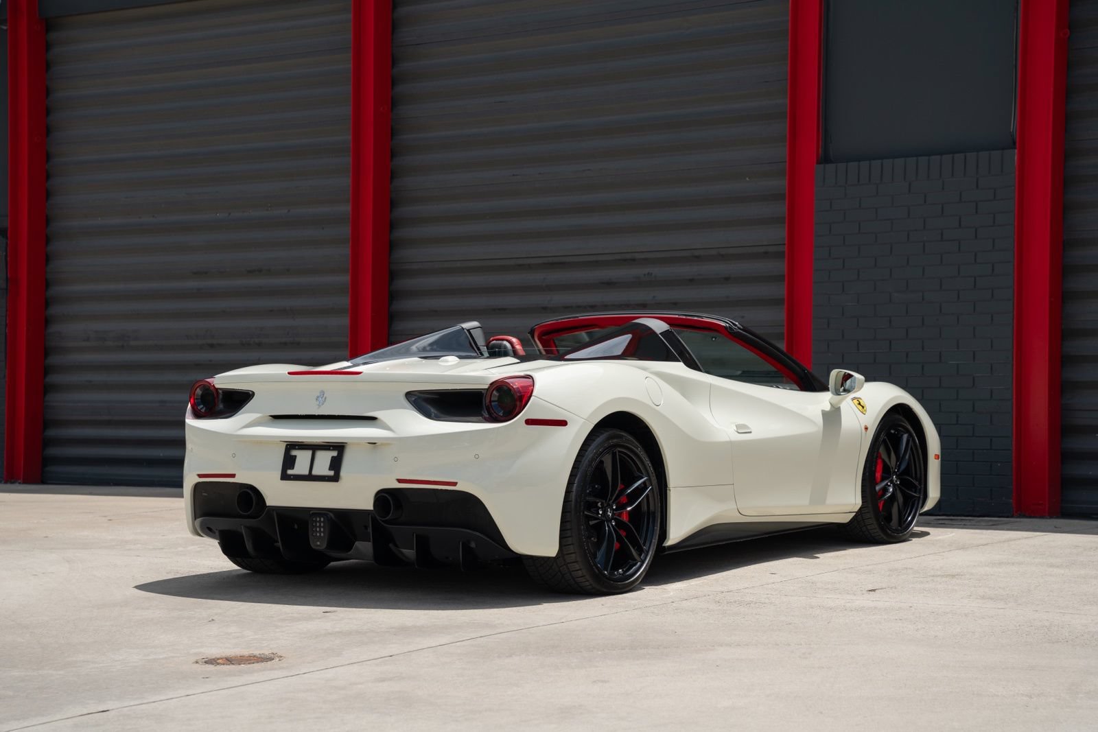 Used 2018 Ferrari 488 Spider RWD image 5