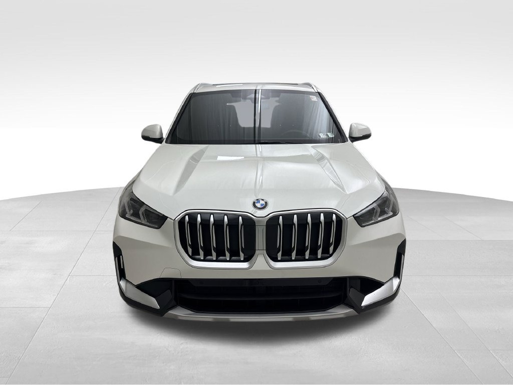 Certified 2025 BMW X1 xDrive28i w/ Convenience Package AWD/4WD image 4
