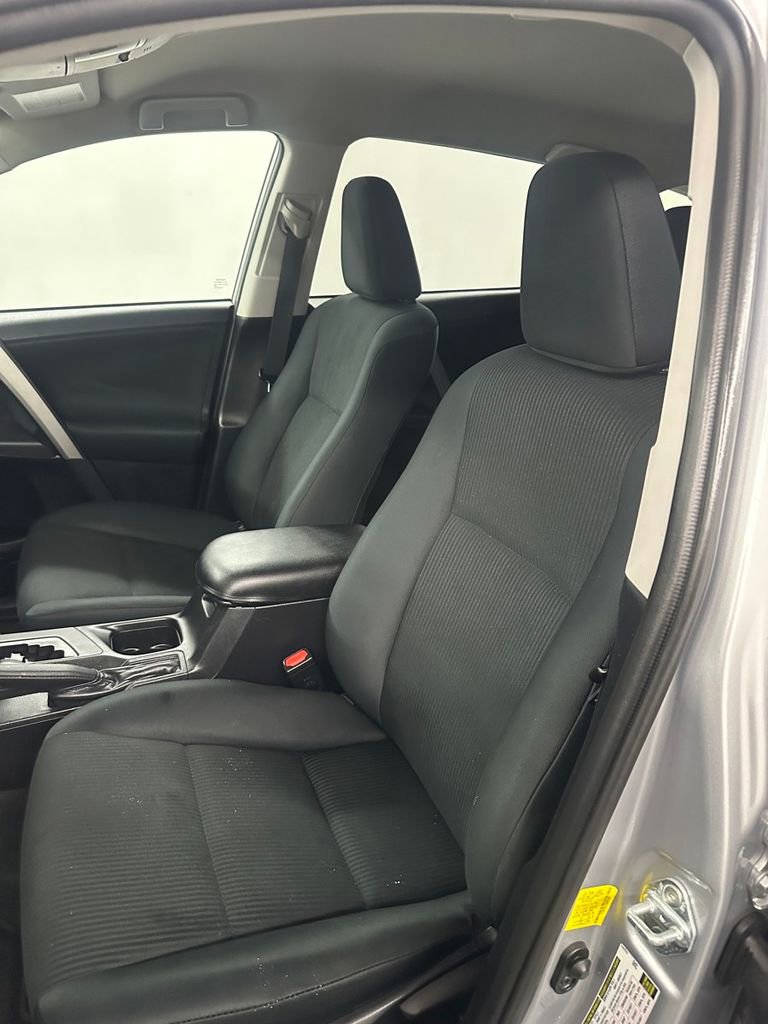 Used 2016 Toyota RAV4 LE AWD/4WD image 12