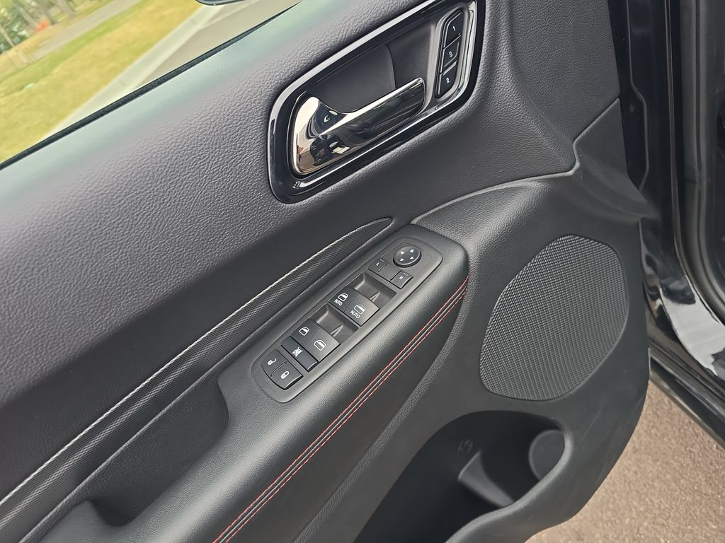 Used 2025 Dodge Durango GT AWD/4WD image 13
